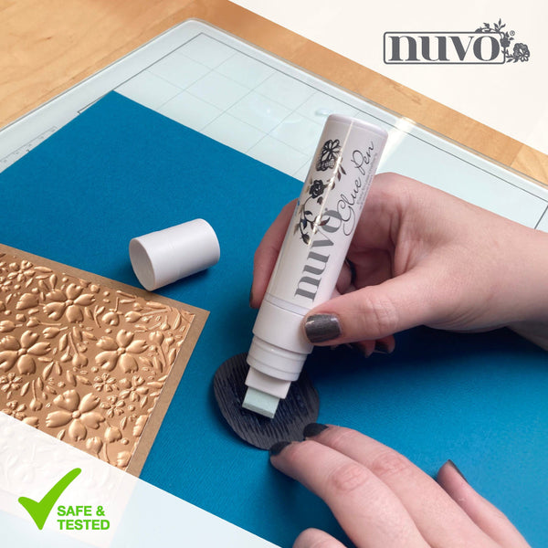 Medium Flat Tip, Large Flat Tip, or Smooth Precision Nuvo Glue Pens